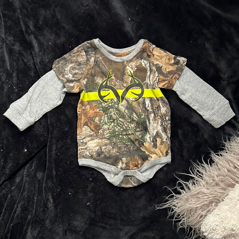 RealTree Infant Onesie 6-12mo.